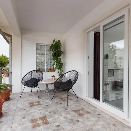 Mavi - Studio With Terrace And City View Ντουμπρόβνικ